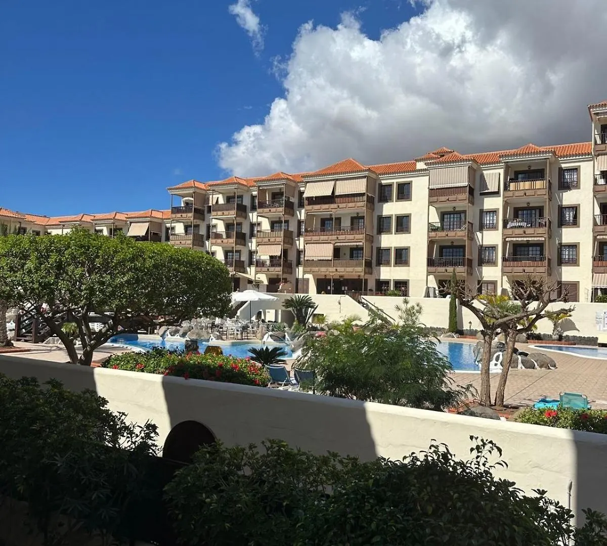 Balcon Del Mar- Pool View Apartment Arona