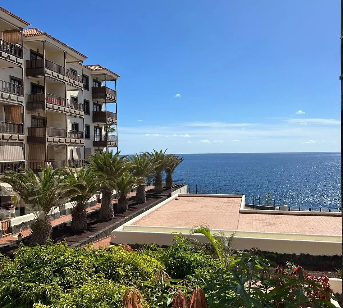 Balcon Del Mar- Pool View Apartment Arona